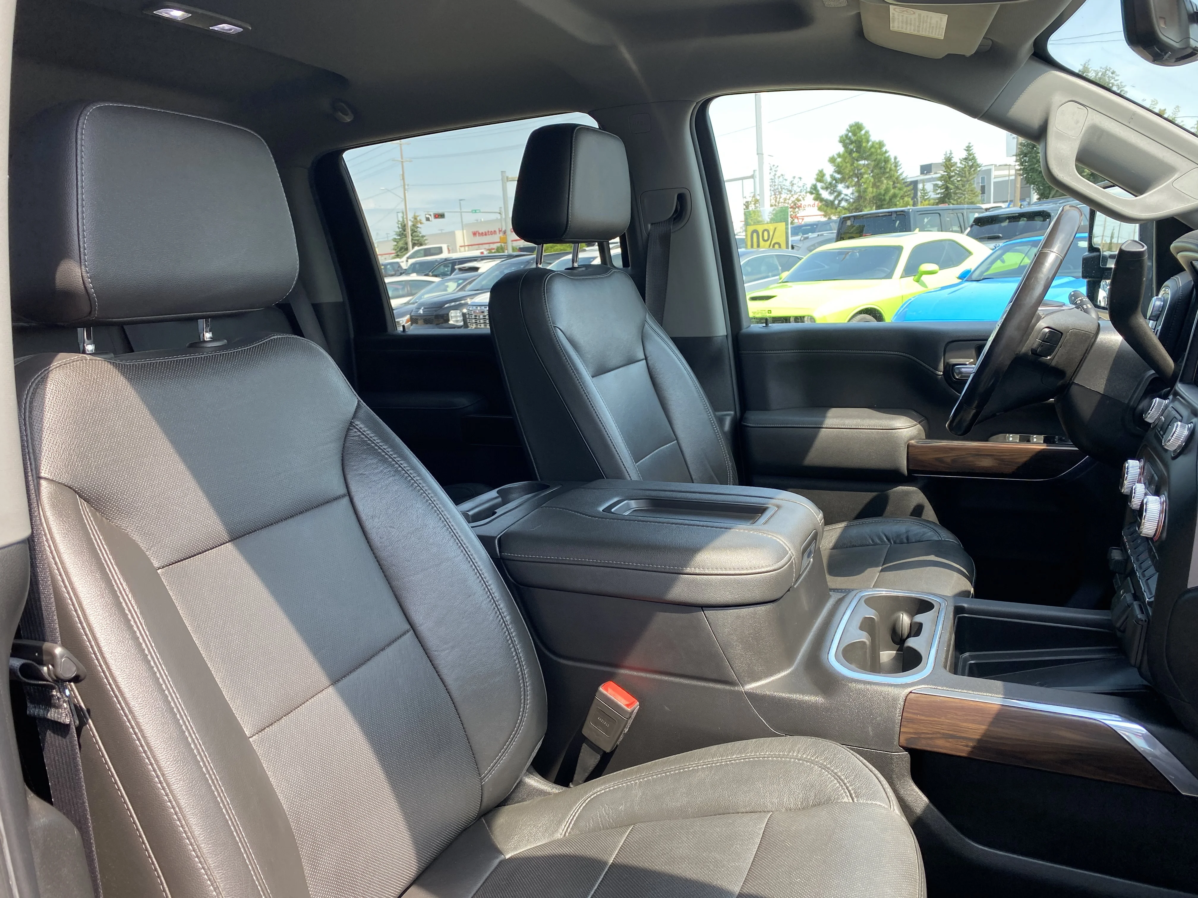 Used 2020 Black GMC Crew Cab SLT image 21