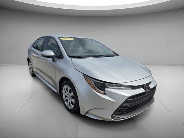 Used 2023 Classic Silver Metallic Toyota LE image 7