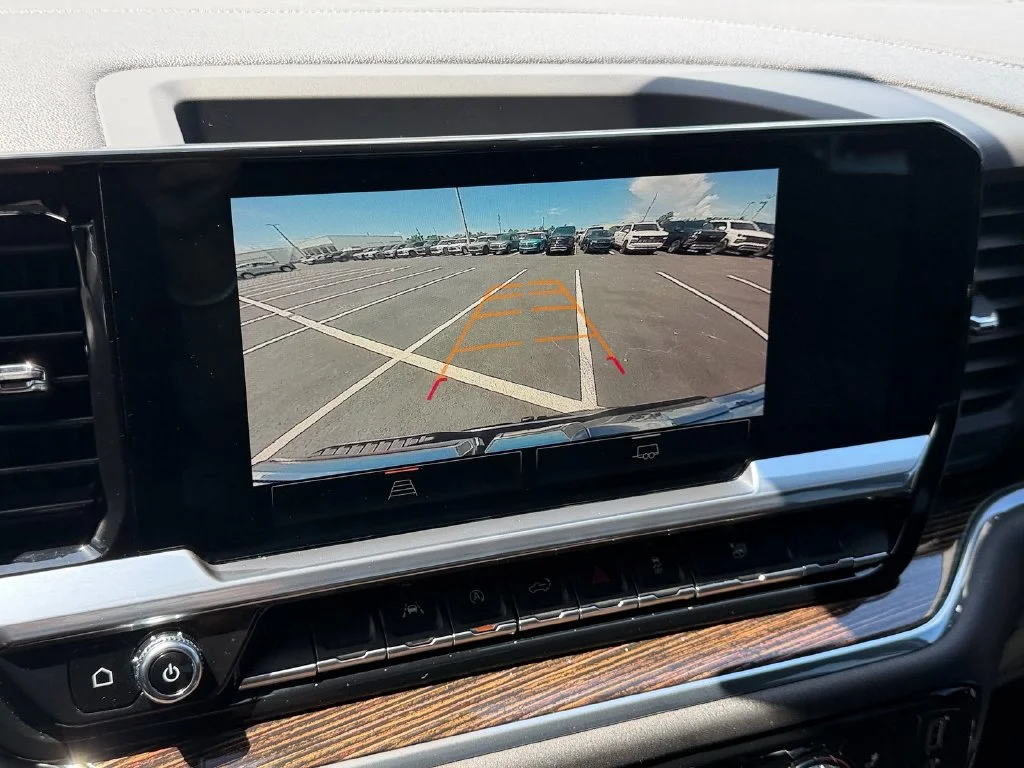 Used 2023 SUMMIT WHITE GMC Elevation image 25