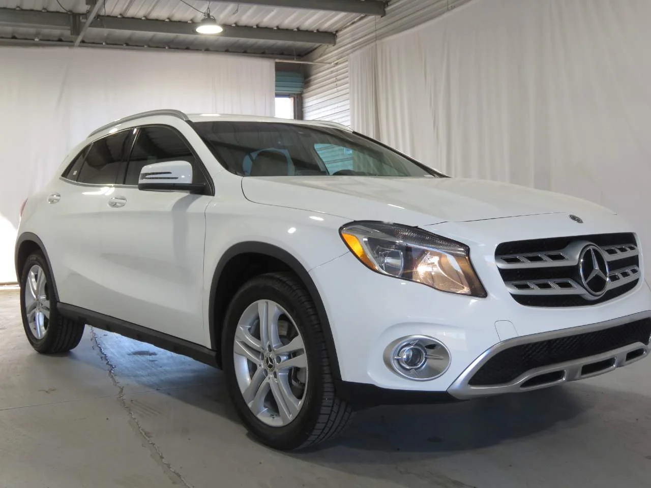 Used 2020 Polar White Mercedes-Benz GLA 250 image 3