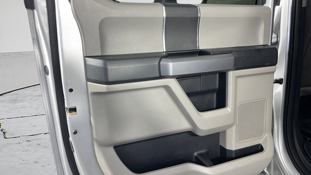Used 2018 Silver Ford XLT image 40