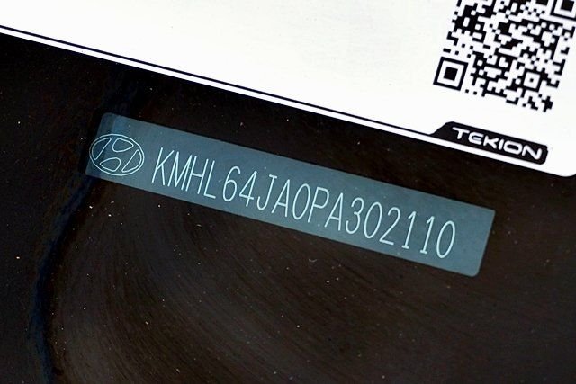 Used 2023 Gray Hyundai SEL image 32