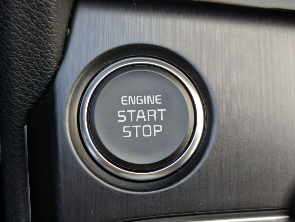 New 2026 Glacial White Pearl Kia LX image 30