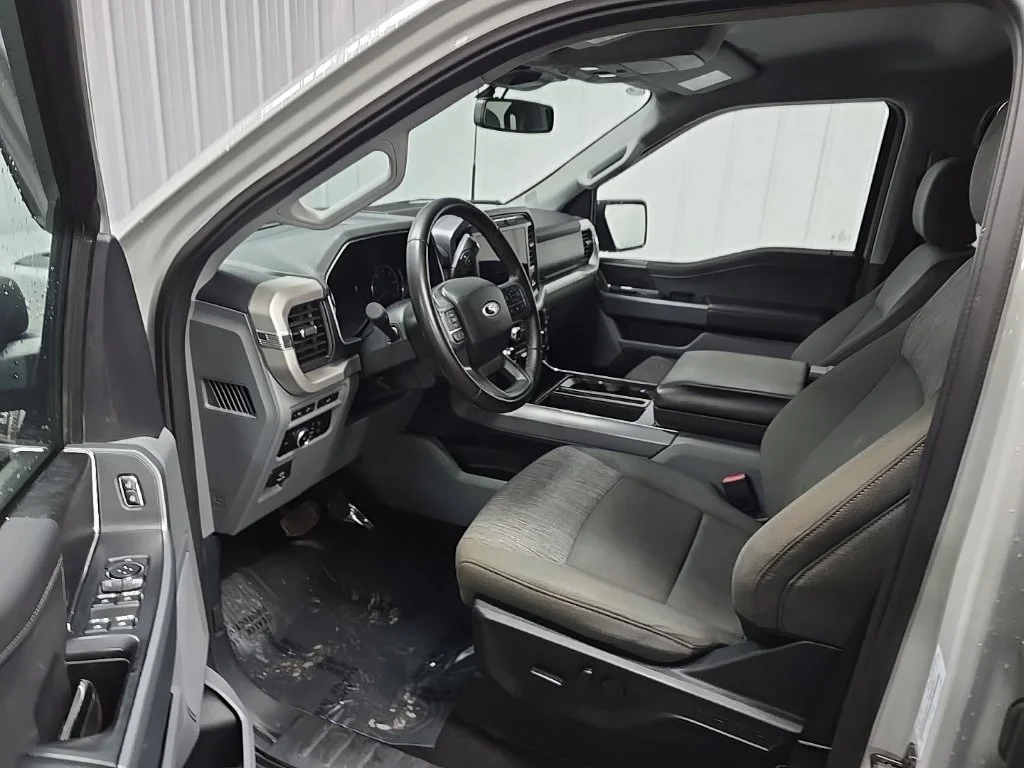 Used 2023 White Ford XLT image 29