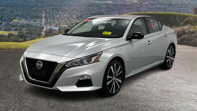 2022 Nissan Altima SR