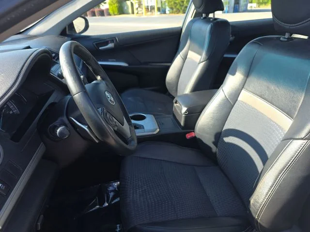 Used 2014 Silver Toyota SE image 15