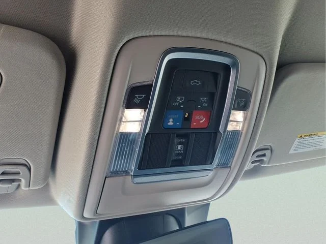 Used 2022 Silver Ram Laramie image 31