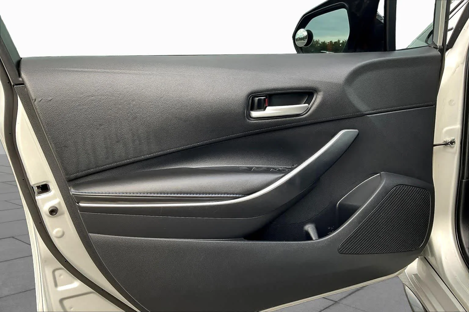 Used 2020 Classic Silver Metallic Toyota SE image 21