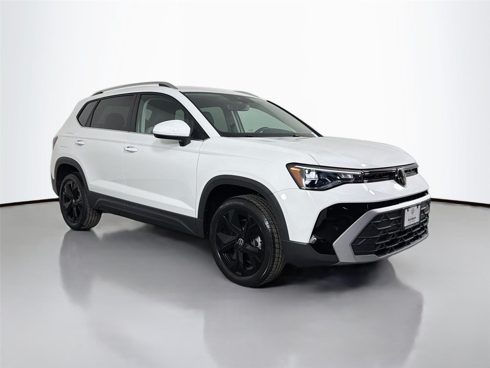 New 2026 Pure White Volkswagen SE image 3