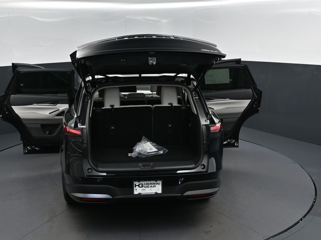 New 2027 MINERAL BLACK INFINITI Luxe FWD image 49