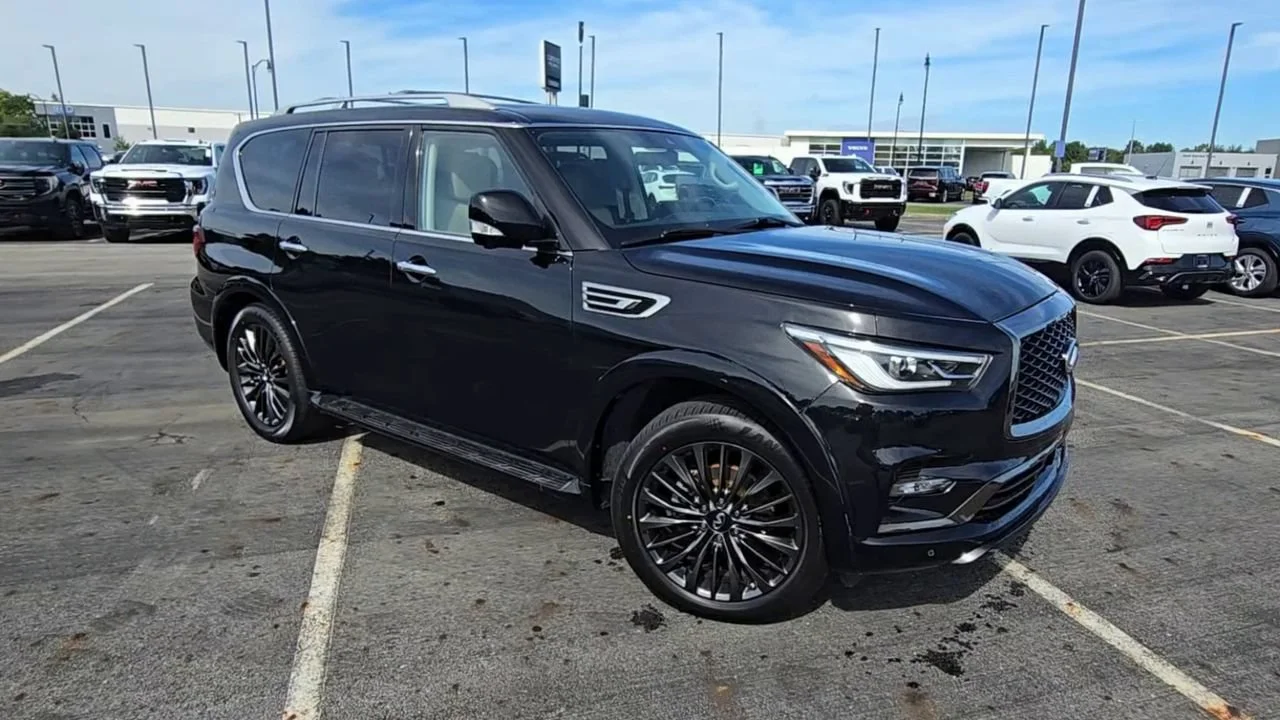 Used 2022 Black INFINITI PREMIUM SELECT AWD image 2