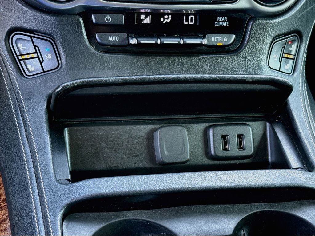 Used 2019 Black Chevrolet Premier image 21