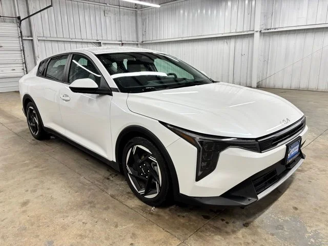 2025 Kia K4 EX AT's photo