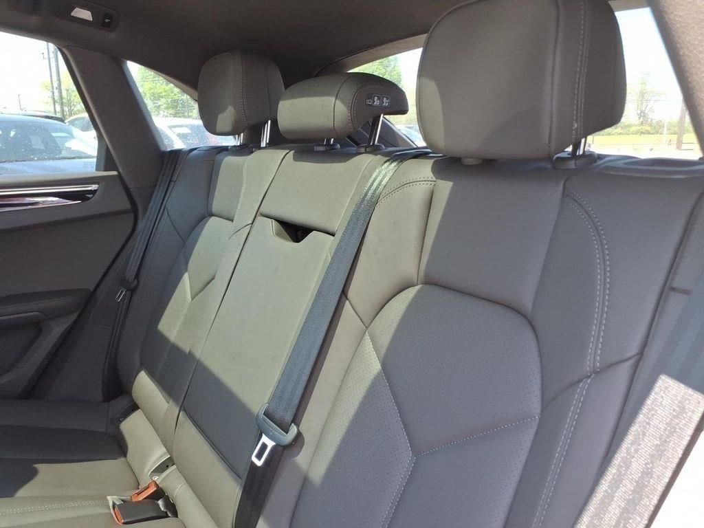 Used 2025  Porsche Base image 12