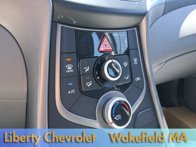 Used 2016  Hyundai SE image 21