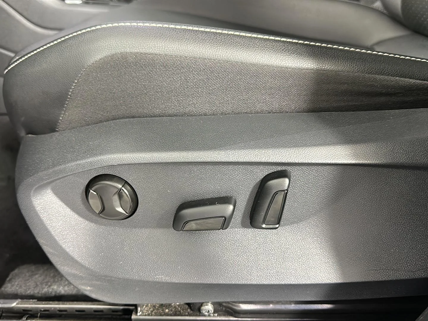 Used 2024 Deep Black Pearl Volkswagen SE R-Line Black image 13