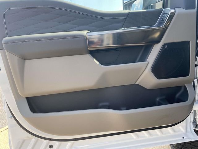 New 2026 Star White Metallic Tri-Coat Ford Platinum image 14