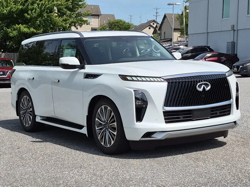 New 2026 RADIANT WHITE INFINITI Luxe 4WD image 2