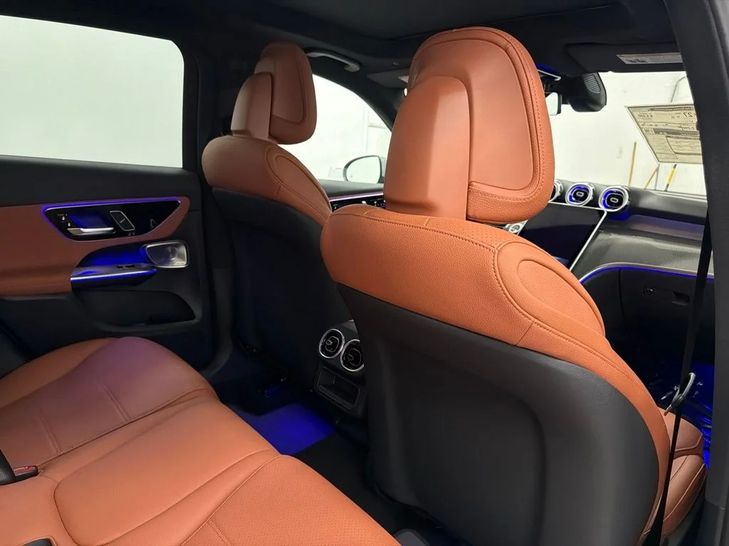 New 2027 White Mercedes-Benz GLC 300 image 23