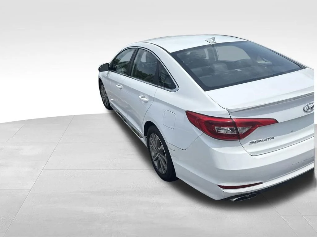 Used 2016 White Hyundai Sport image 12