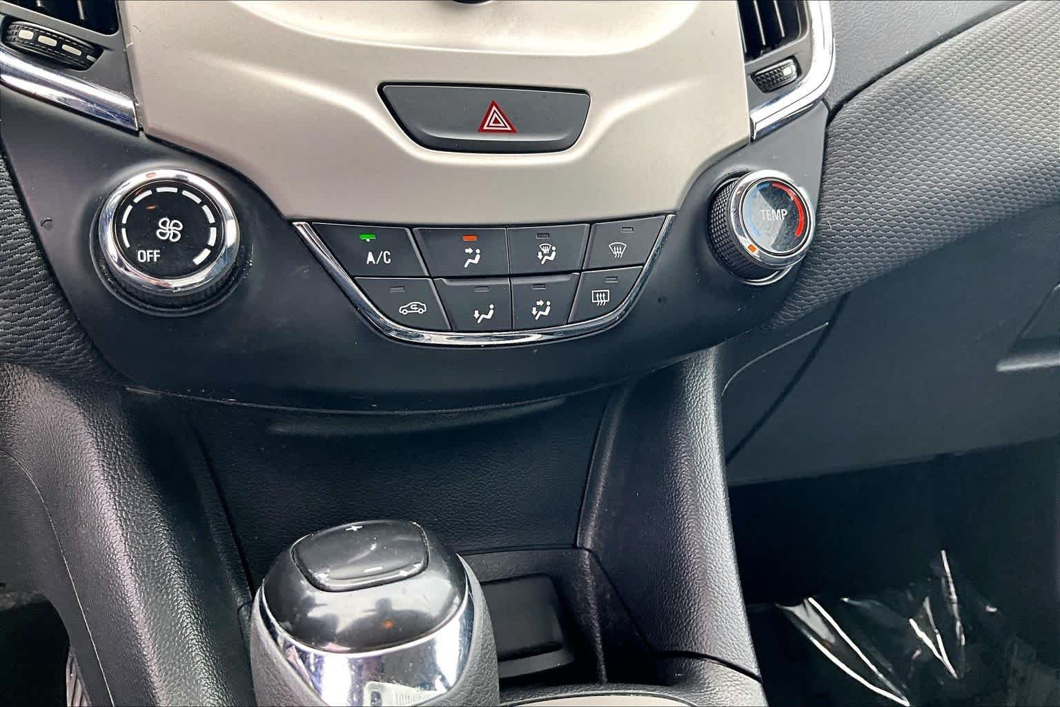 Used 2018 Summit White Chevrolet LS image 32