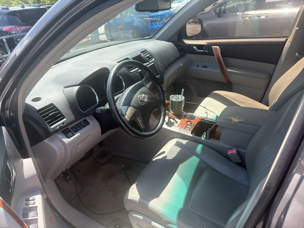 Used 2010 MAGNETIC GRAY METALLIC Toyota Limited image 3