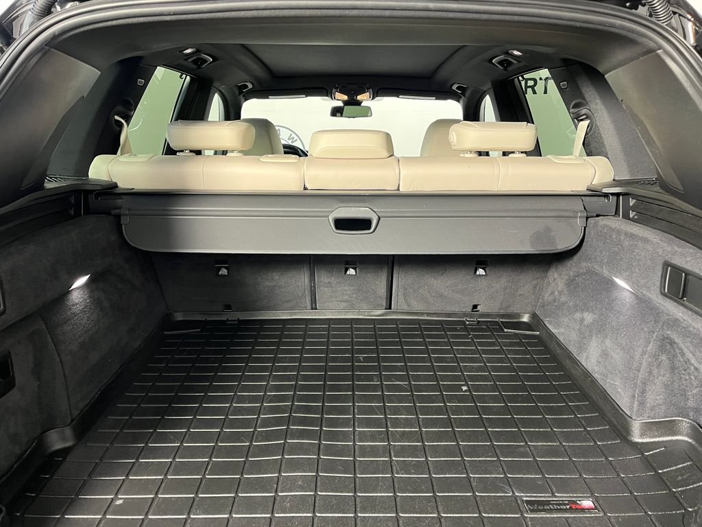Used 2019 Black BMW xDrive40i image 19