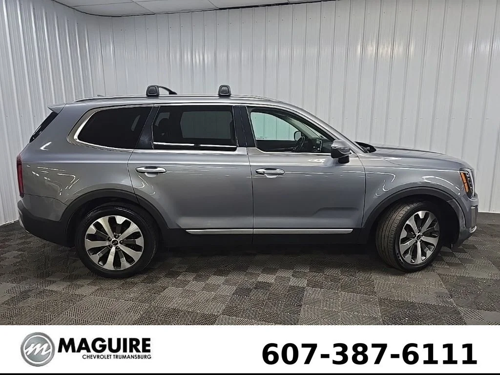 Used 2020 Silver Kia S image 2
