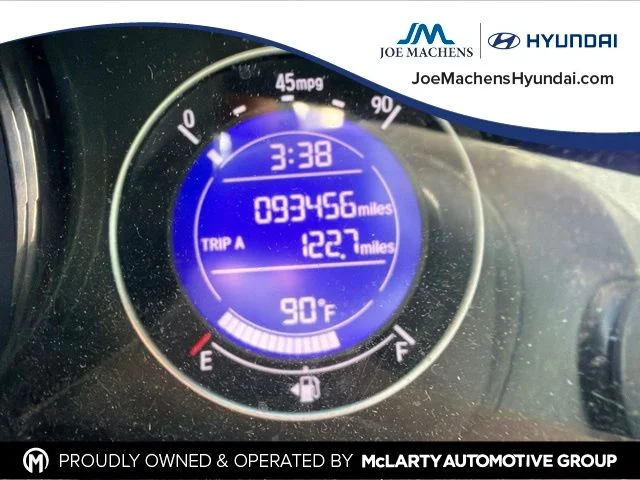Used 2016  Honda EX image 2
