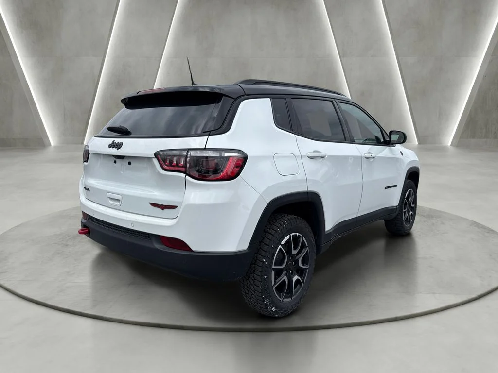 2025 Jeep Compass Trailhawk - Photo 7