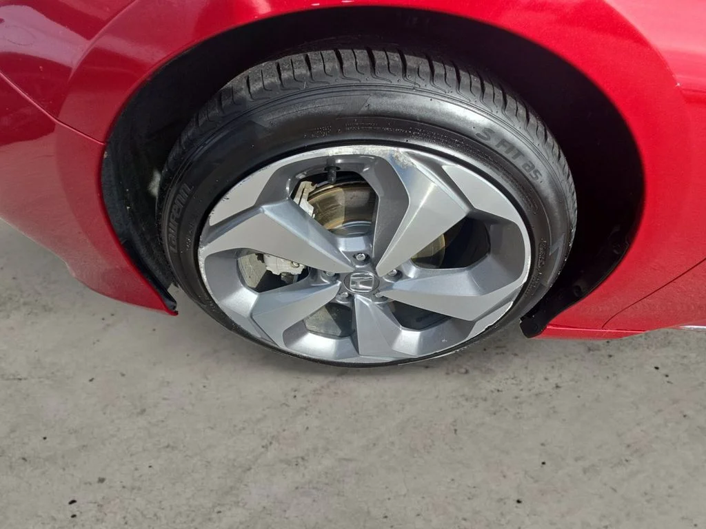 Used 2018 Red Honda Touring 2.0T image 9