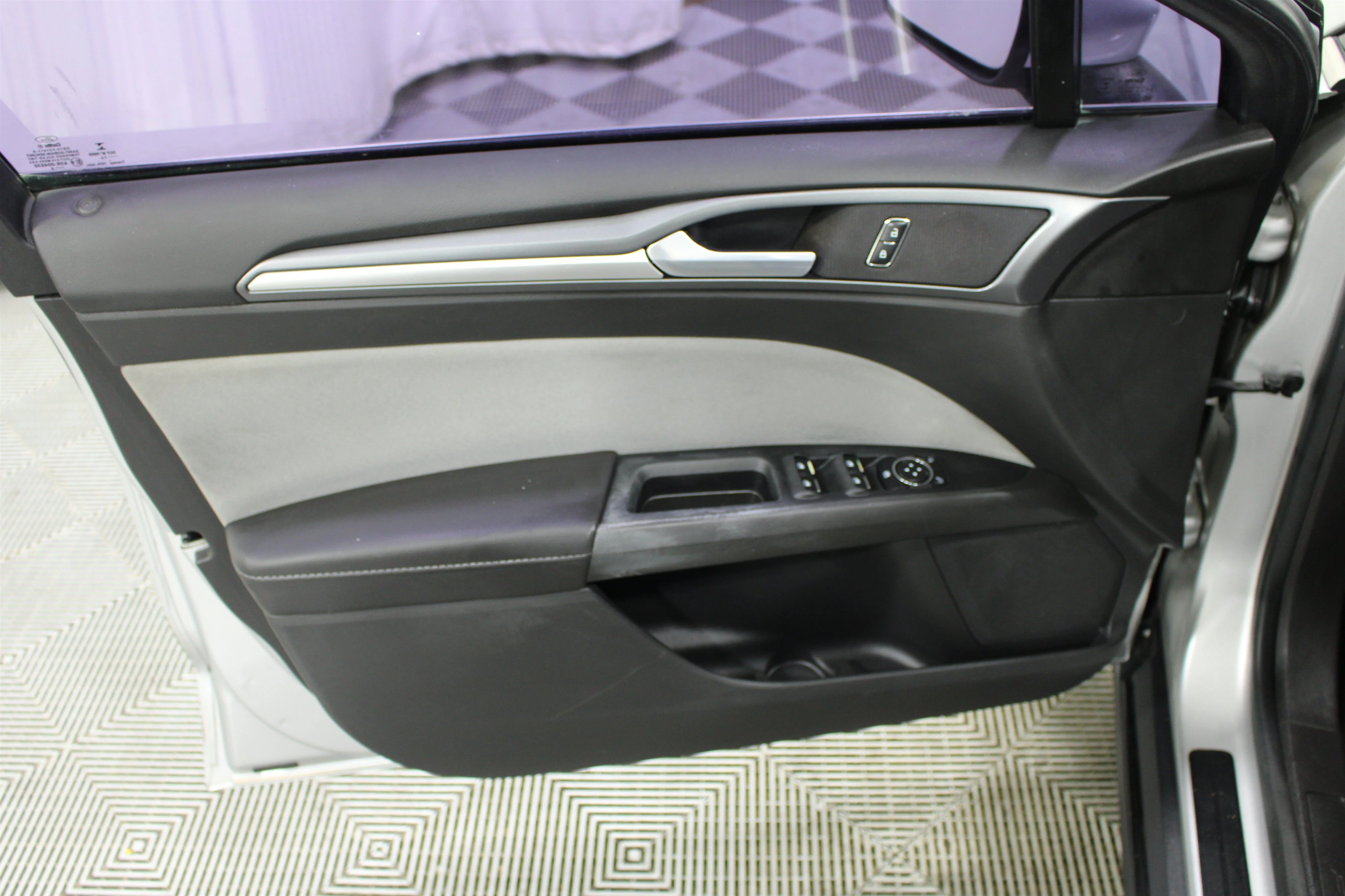 Used 2014 Silver Ford S image 4