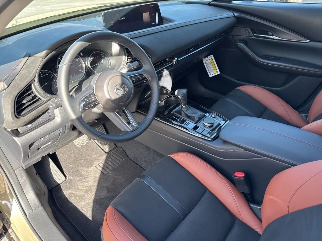 2025 Mazda CX-30 Carbon Turbo - Photo 18
