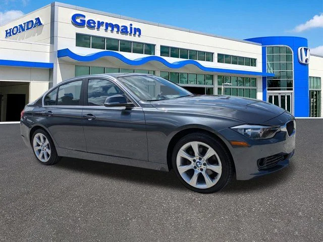 Used 2015 Mineral Gray Metallic BMW 320i xDrive image 3