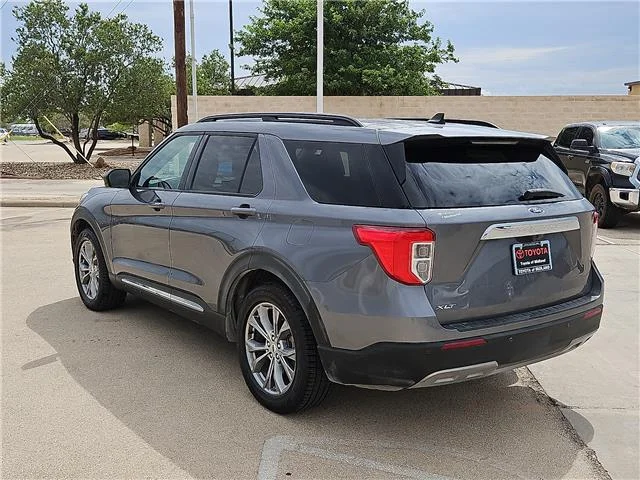 Used 2022 Iconic Silver Metallic Ford XLT 4x2 image 2