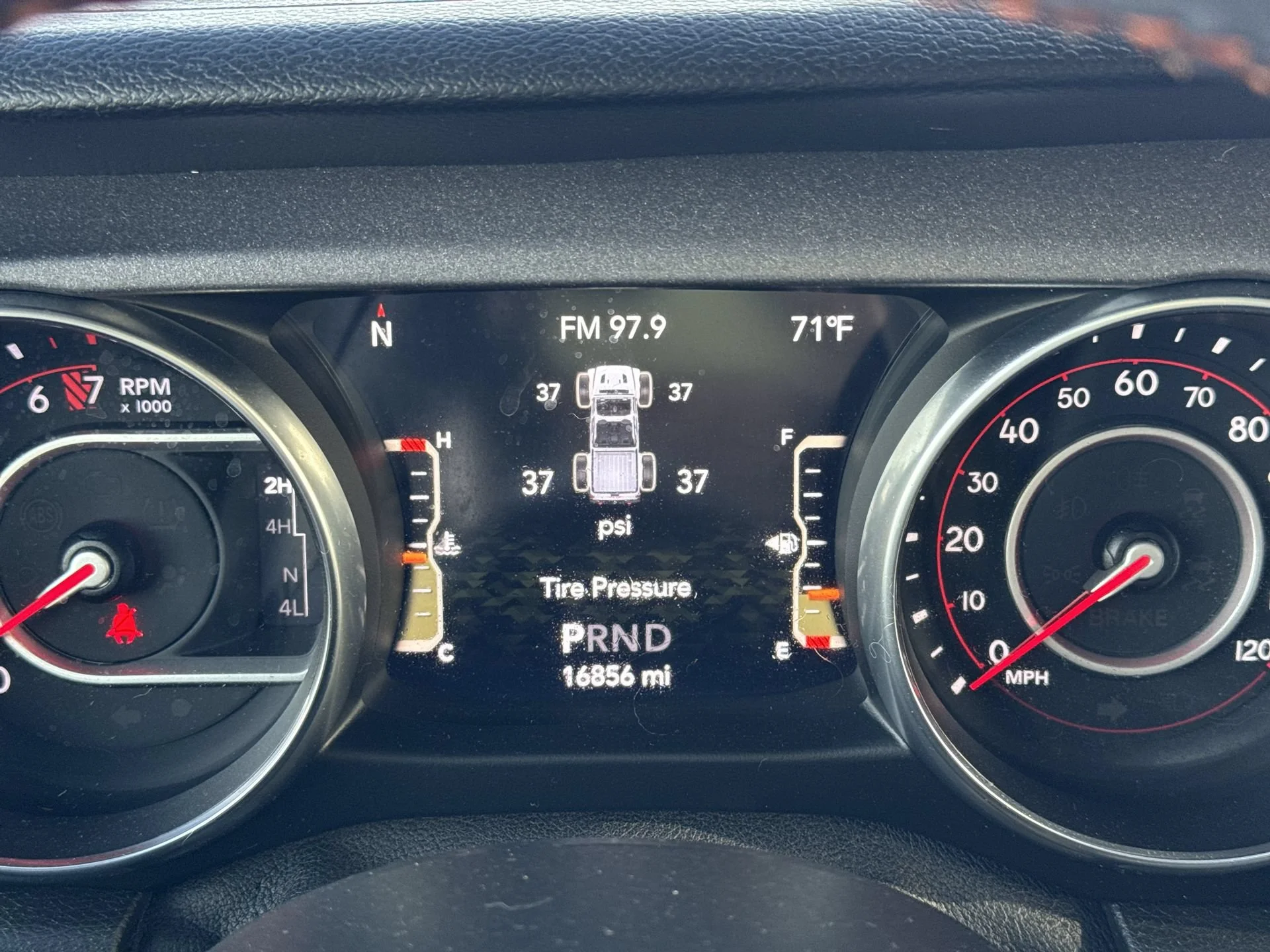 2021 Jeep Gladiator Mojave - Photo 15