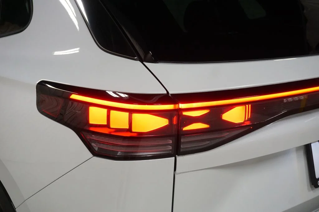 New 2026 Opal White Volkswagen 2.0T SEL R-Line Turbo image 37