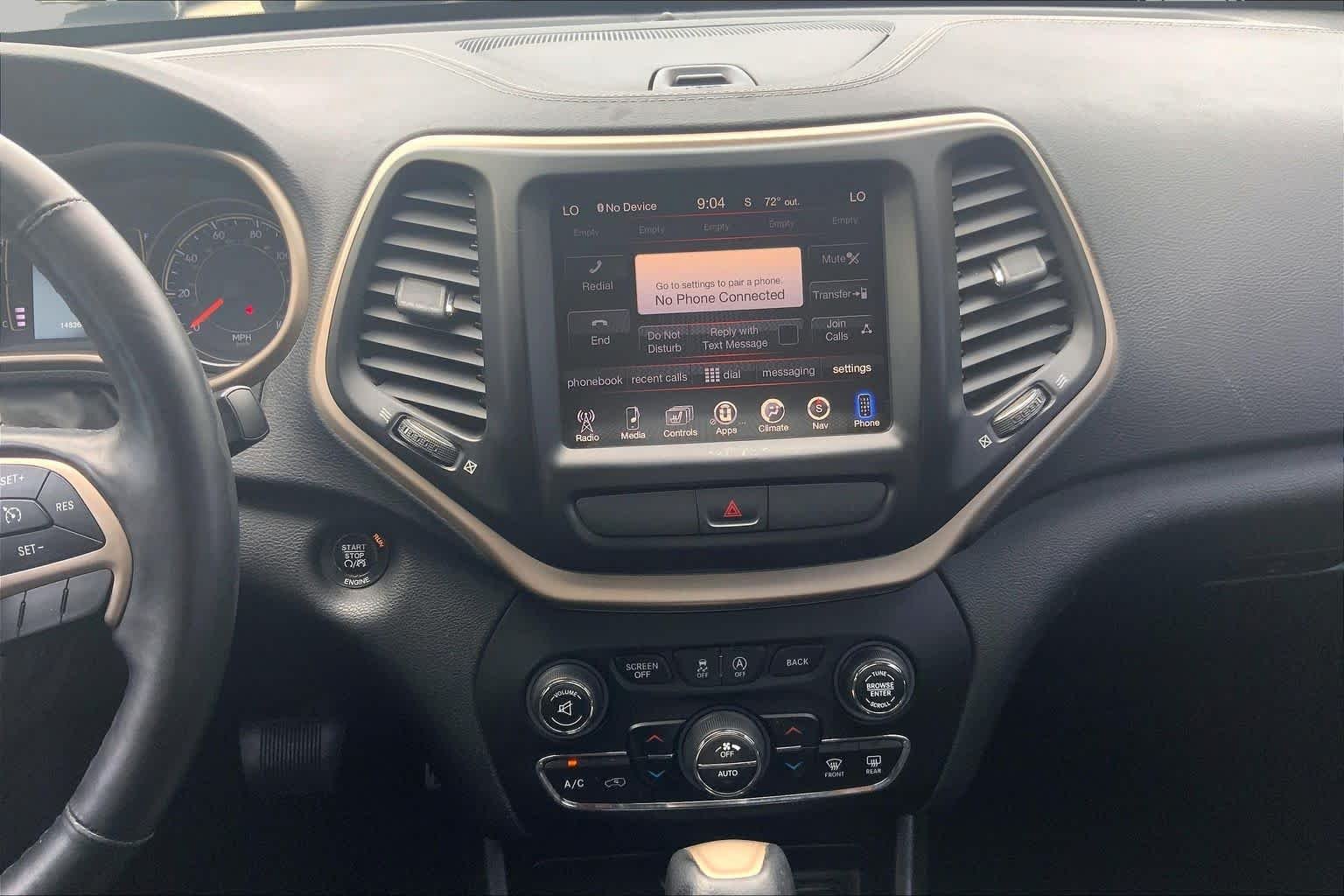 Used 2015 Brilliant Black Crystal Pearlcoat Jeep Latitude image 7