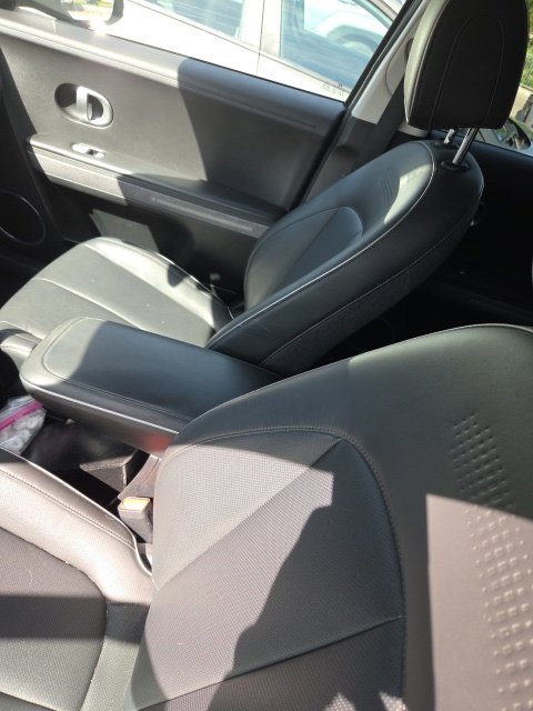 Used 2023 Gray Hyundai SEL image 4
