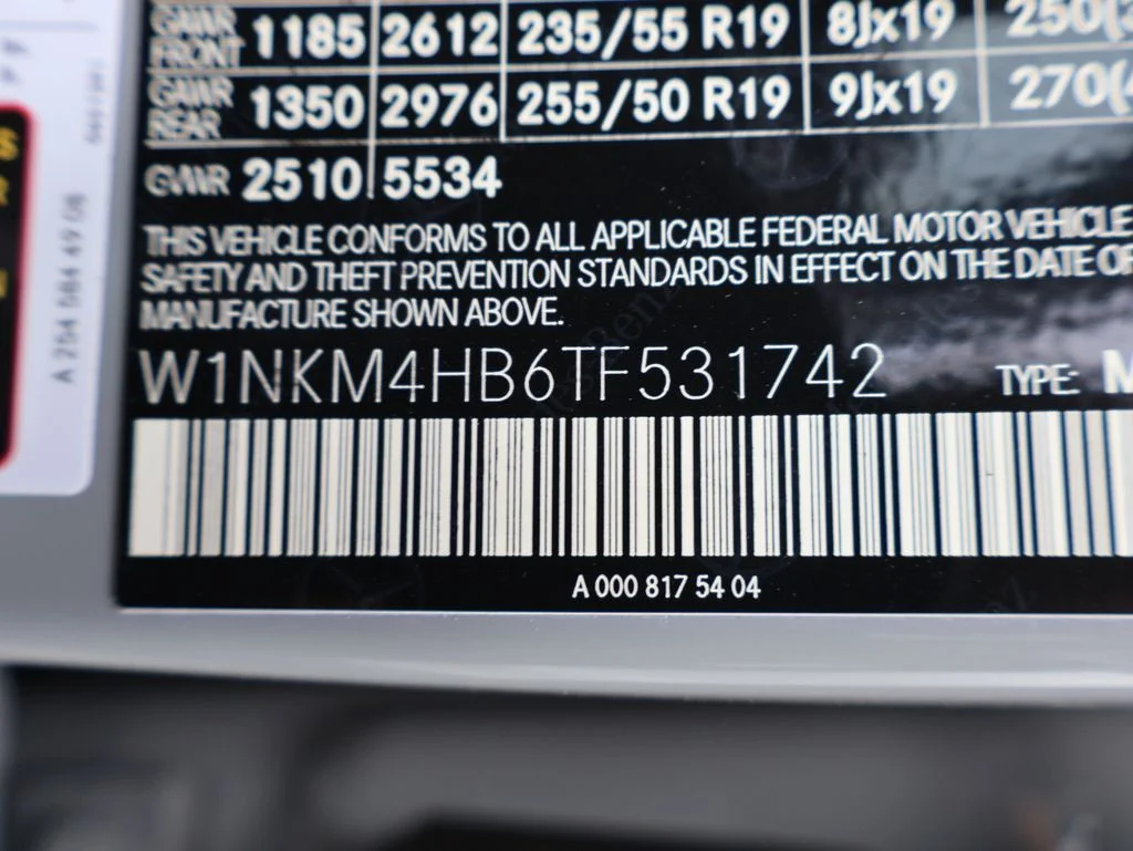 New 2026 MANUFAKTUR Alpine Grey Mercedes-Benz GLC 300 image 38