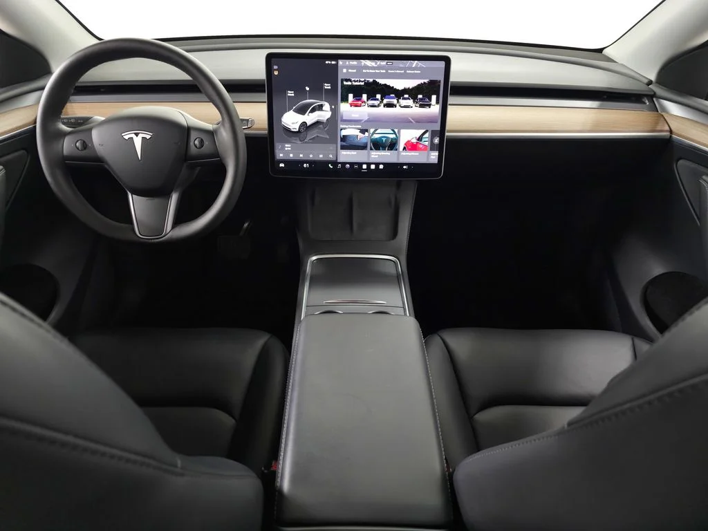 Used 2025 White Tesla Long Range image 13