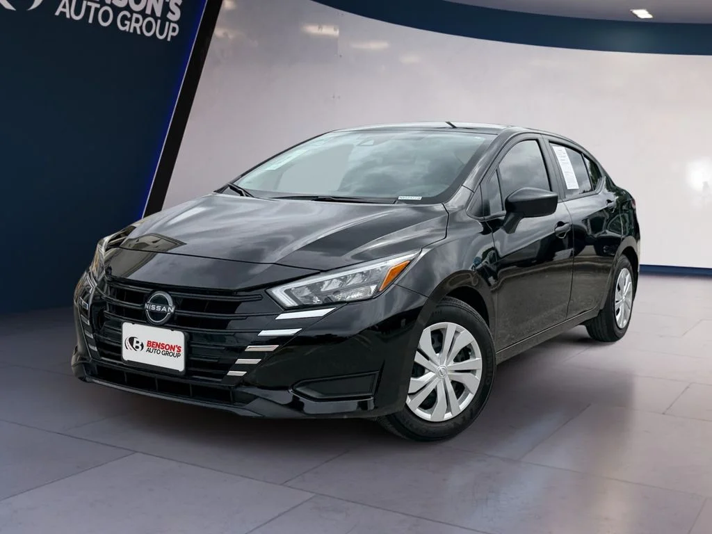 2025 Nissan Versa 1.6 S CVT's photo