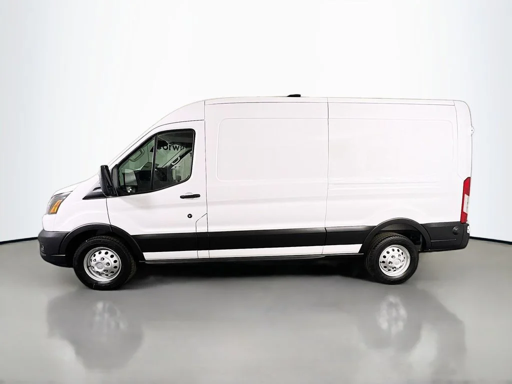 New 2026 Oxford White Ford Base image 6