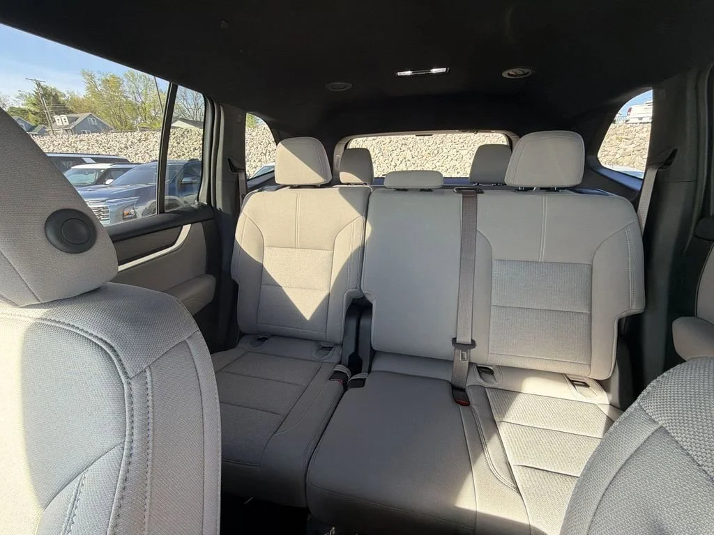 New 2026 Sterling Metallic GMC Elevation image 28