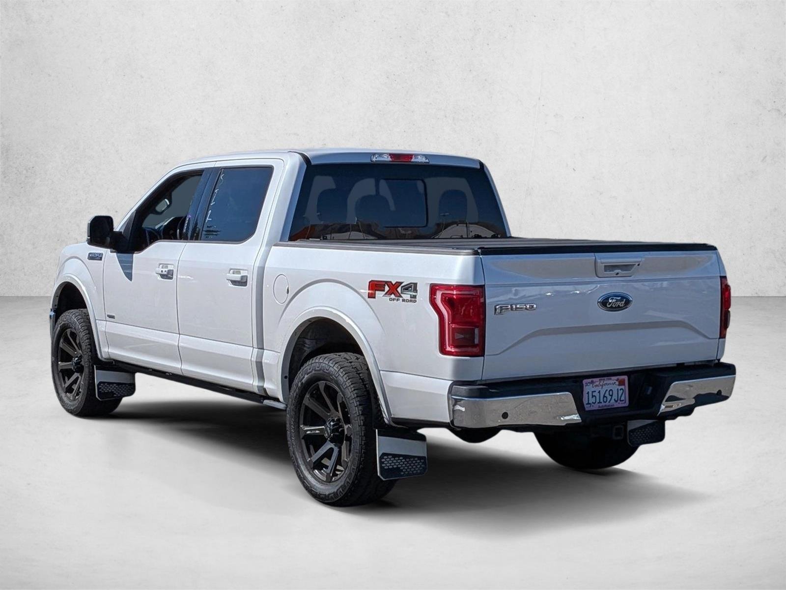 Used 2017 White Platinum Metallic Tri-Coat Ford Lariat image 7