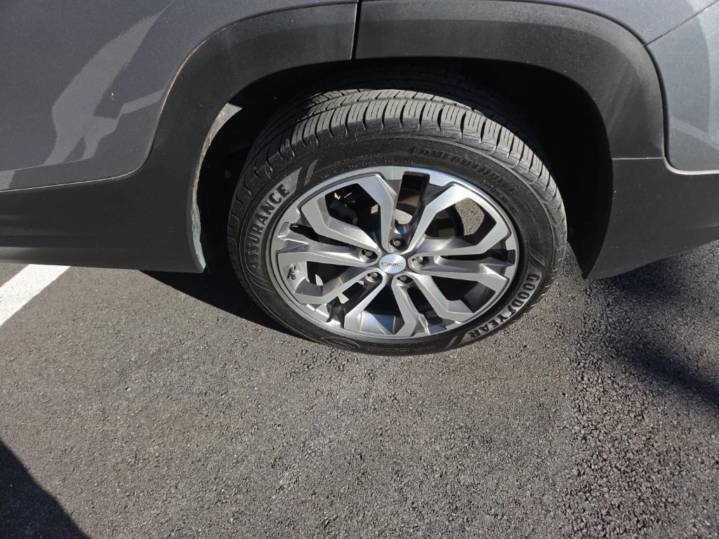 Used 2020 Gray GMC SLT image 28
