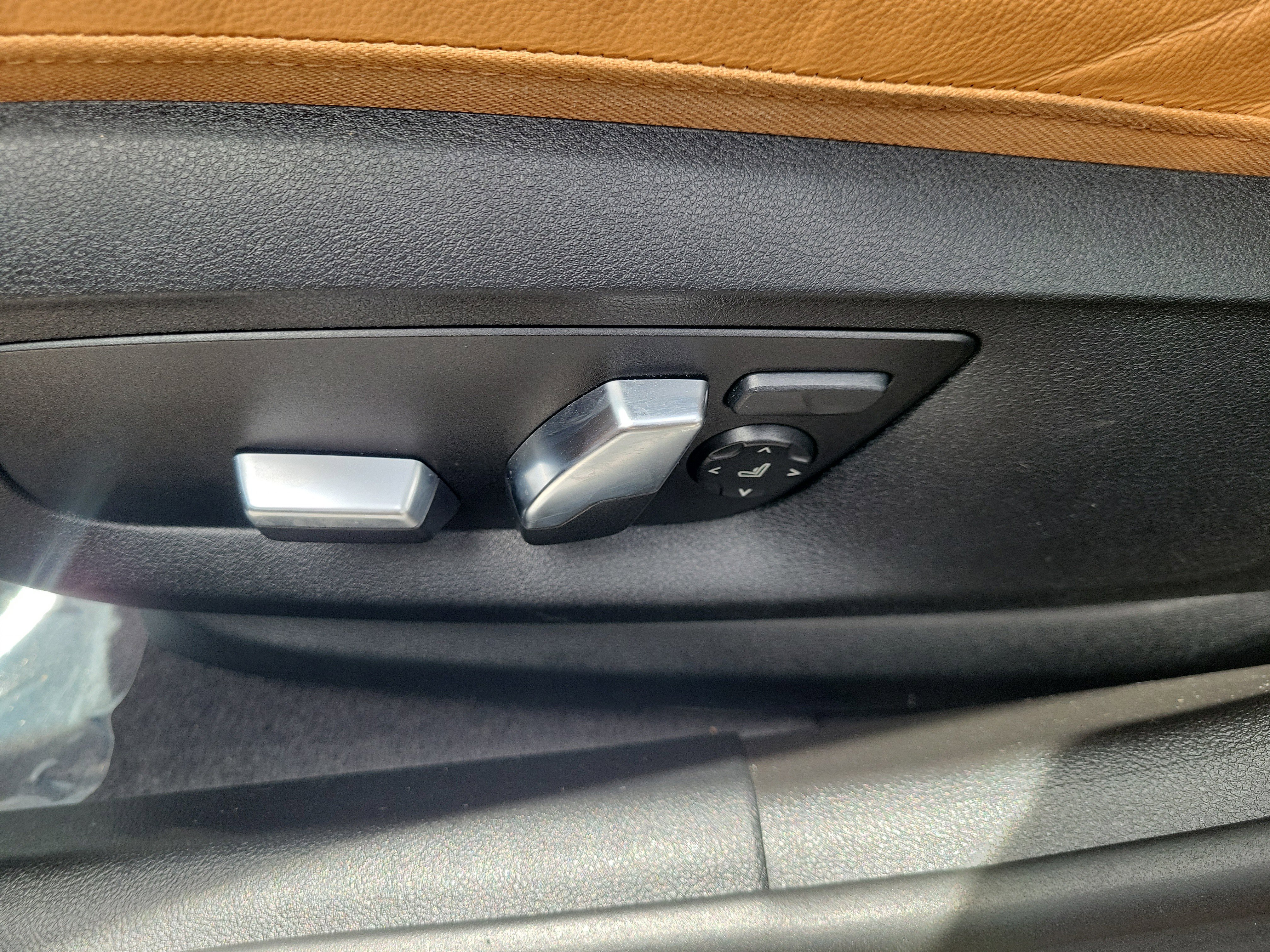 Used 2022 Bernina Grey Amber Effect Metallic BMW 530i image 15