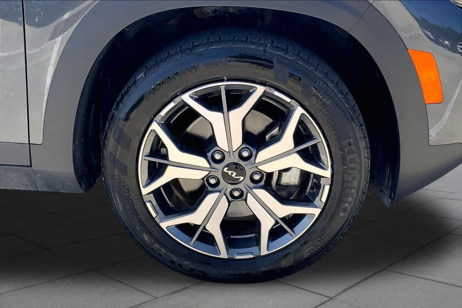 Used 2023 GRAY Kia EX image 10