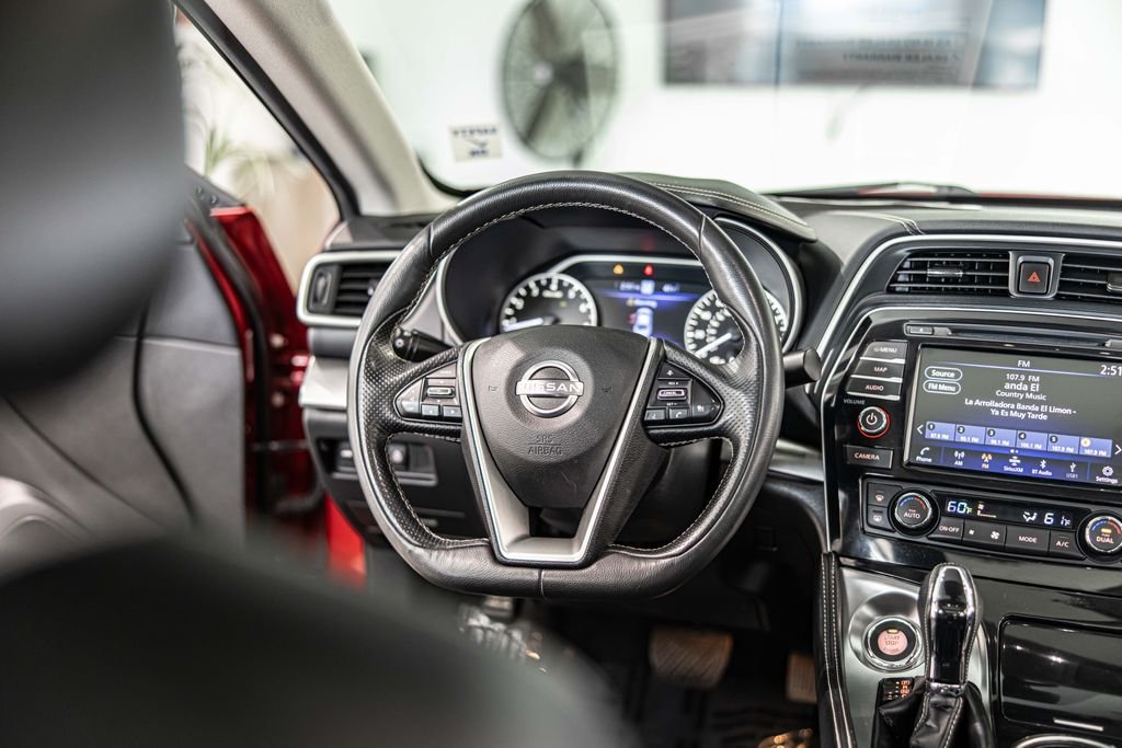 Used 2023 Red Nissan 3.5 SL image 38