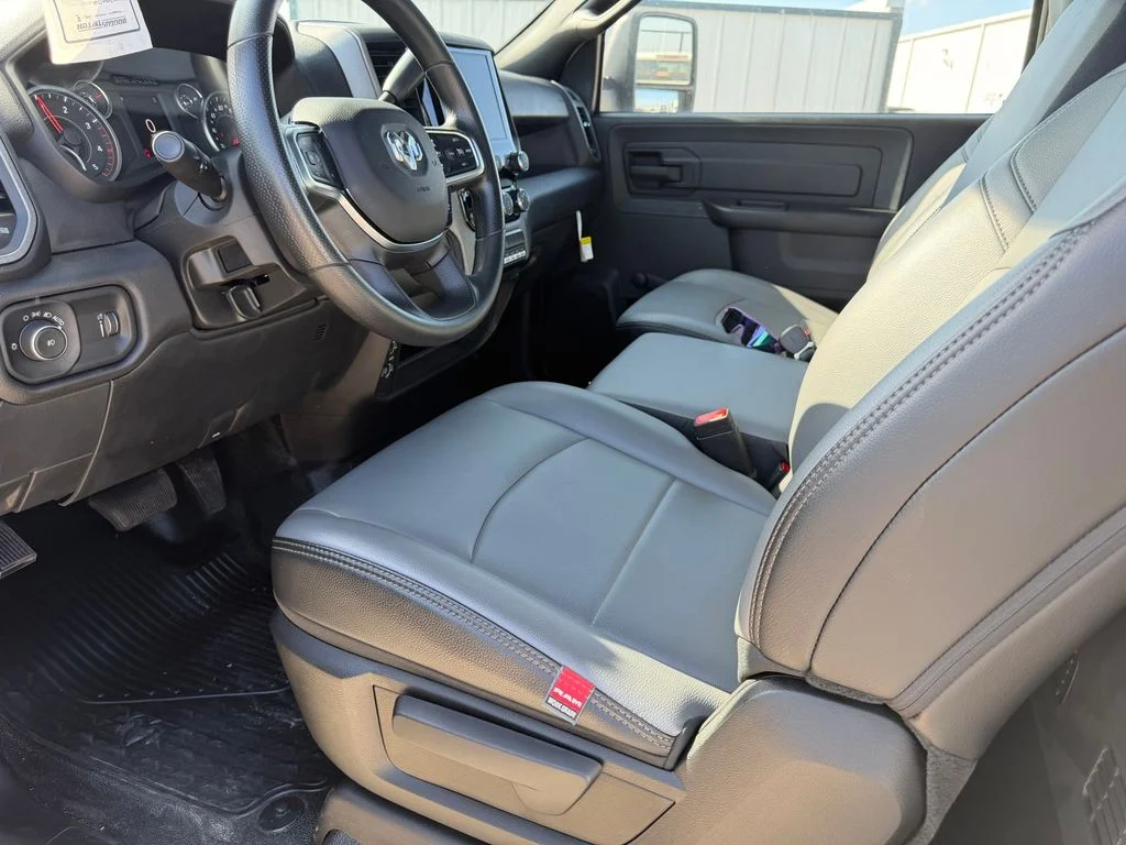 2026 RAM 3500 Chassis Tradesman - Photo 9